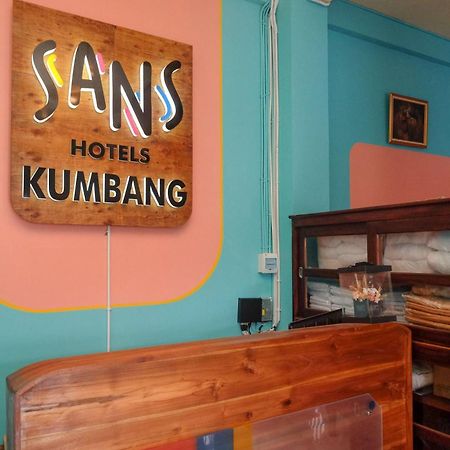 Sans Hotel Kumbang Yogyakarta By Reddoorz Exterior photo