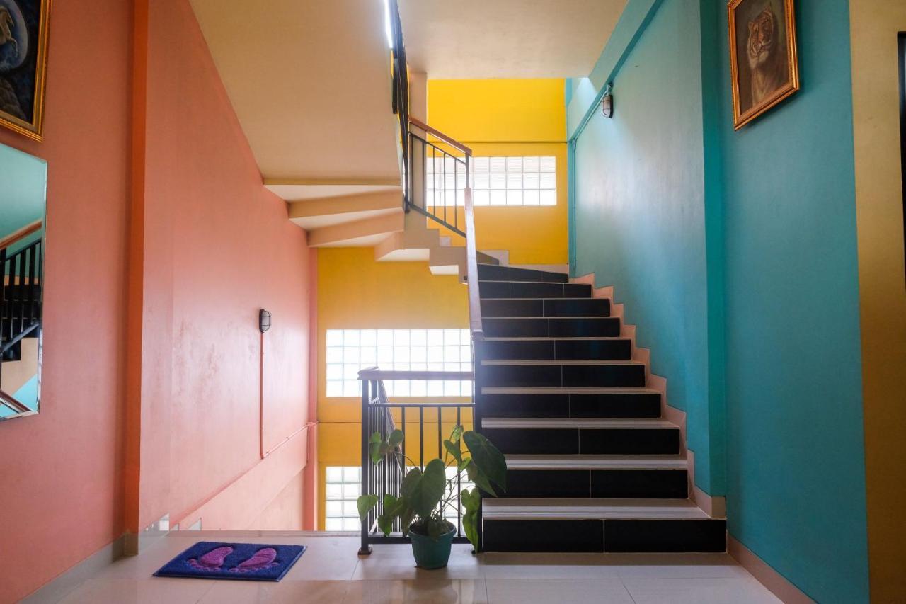 Sans Hotel Kumbang Yogyakarta By Reddoorz Exterior photo