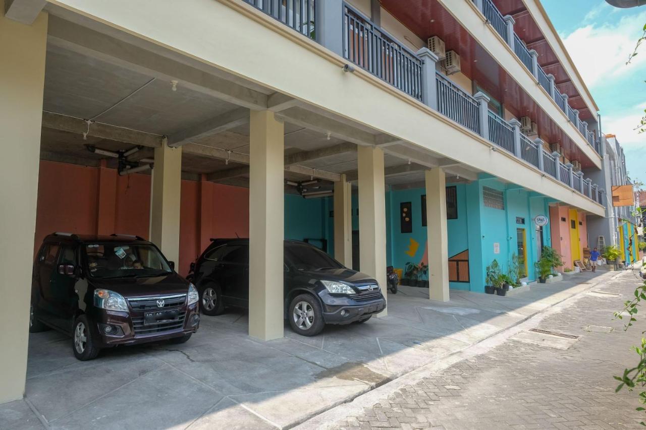 Sans Hotel Kumbang Yogyakarta By Reddoorz Exterior photo
