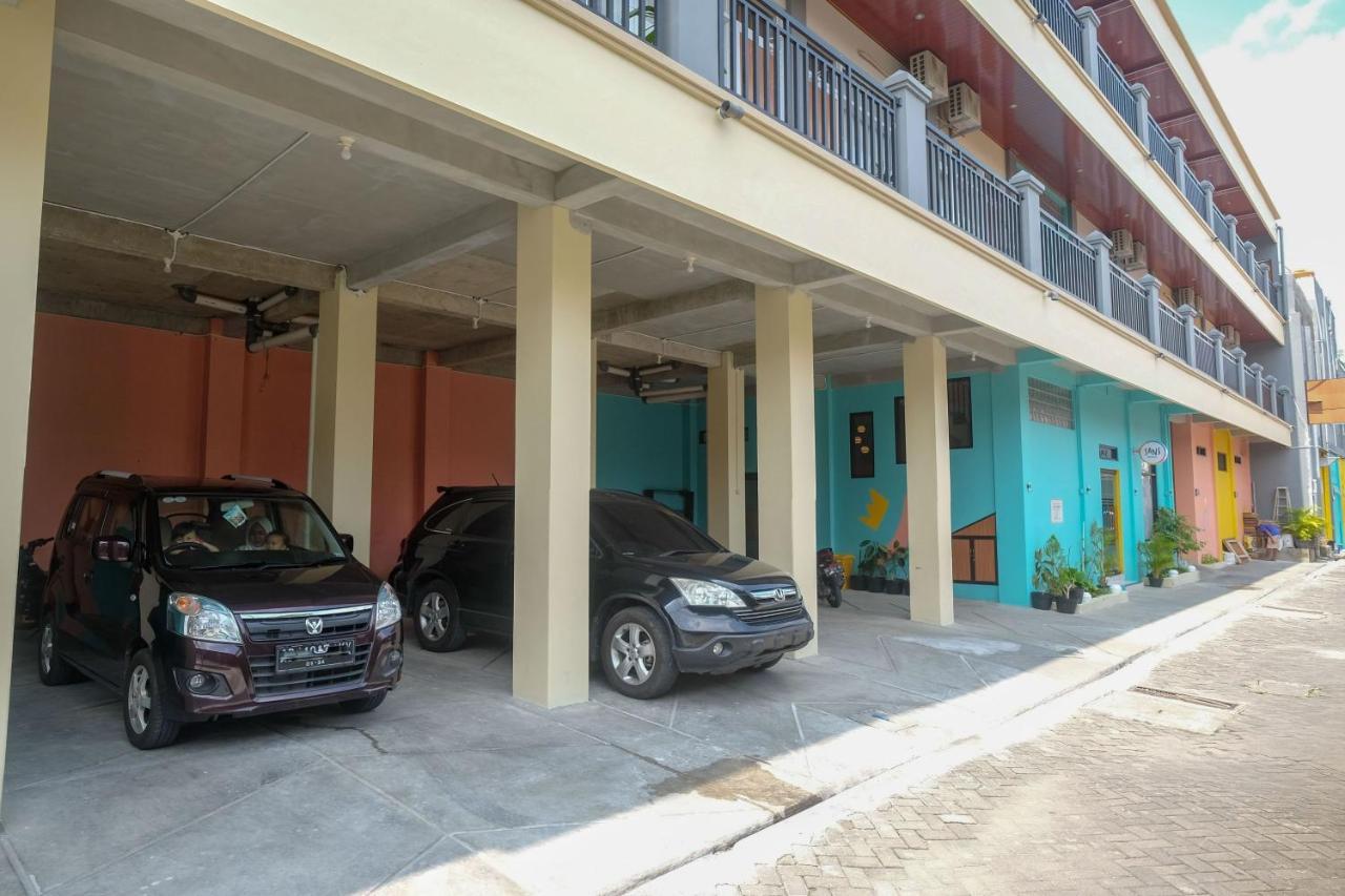 Sans Hotel Kumbang Yogyakarta By Reddoorz Exterior photo