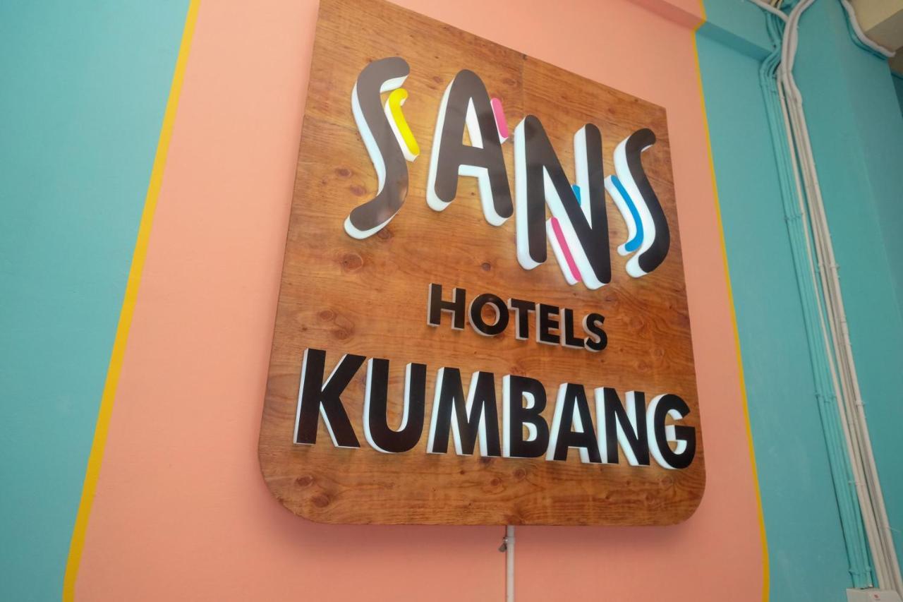 Sans Hotel Kumbang Yogyakarta By Reddoorz Exterior photo