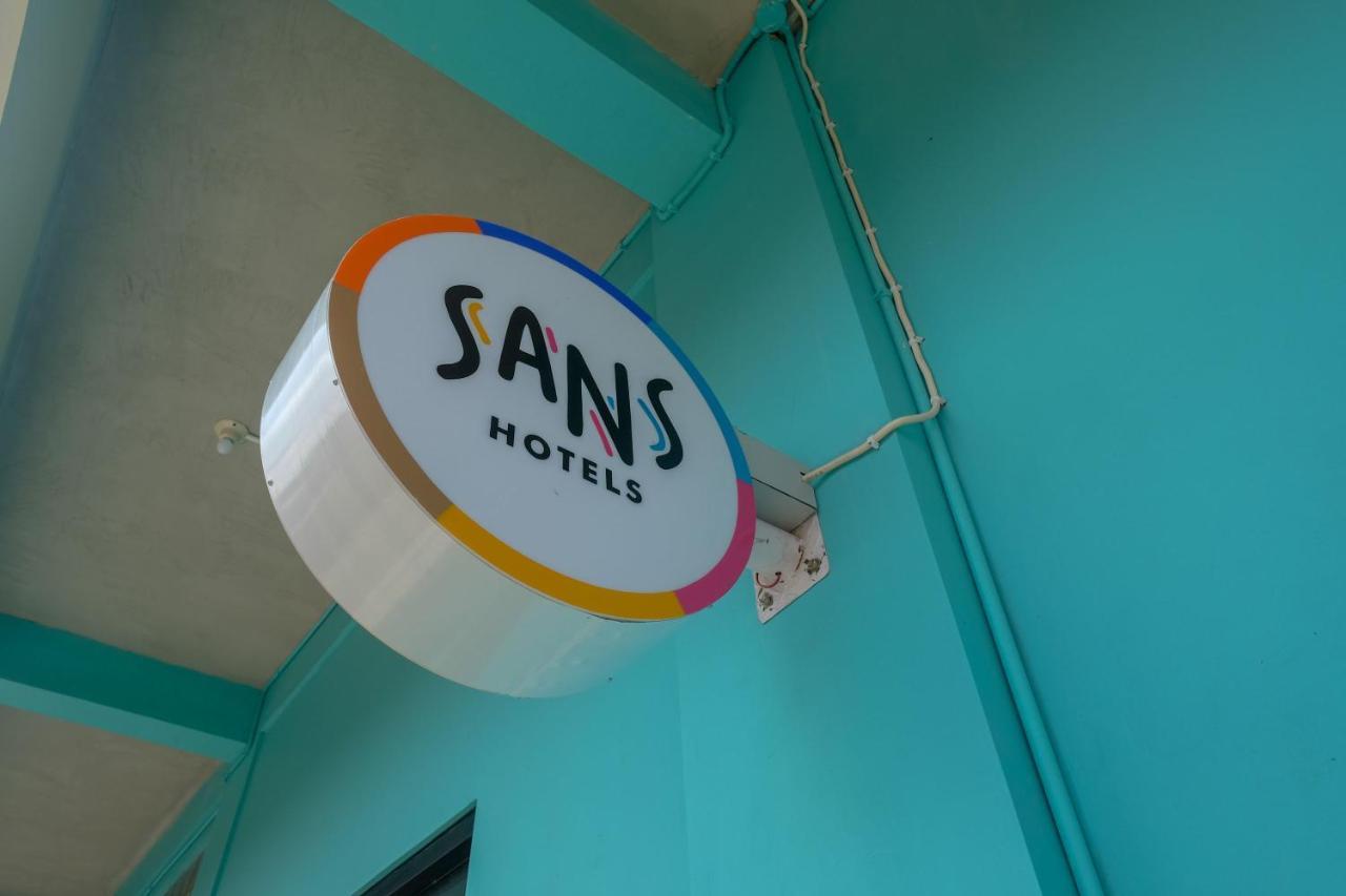 Sans Hotel Kumbang Yogyakarta By Reddoorz Exterior photo