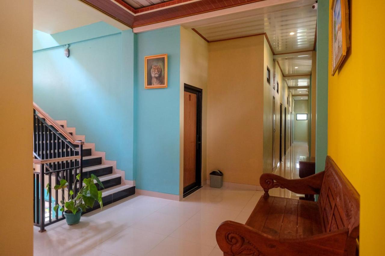 Sans Hotel Kumbang Yogyakarta By Reddoorz Exterior photo